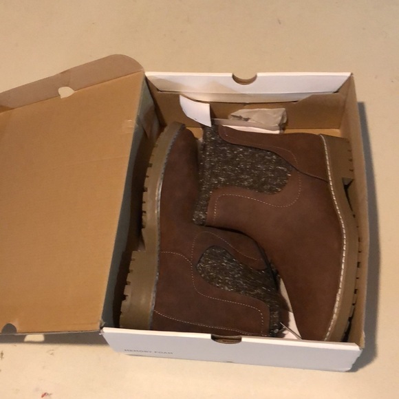 St. John’s Bay Chelsea Boots - Picture 5 of 5